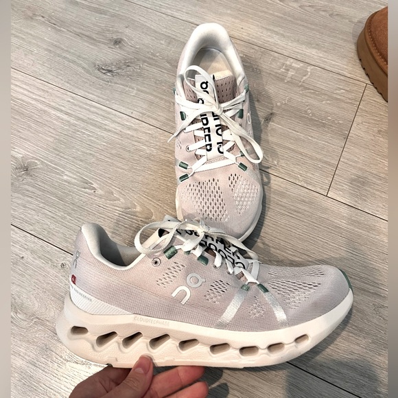 On cloud running  size 7.5! So cute. Teal color - Picture 4 of 10